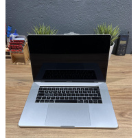 MacBook Pro 15" (2017) Ασημί